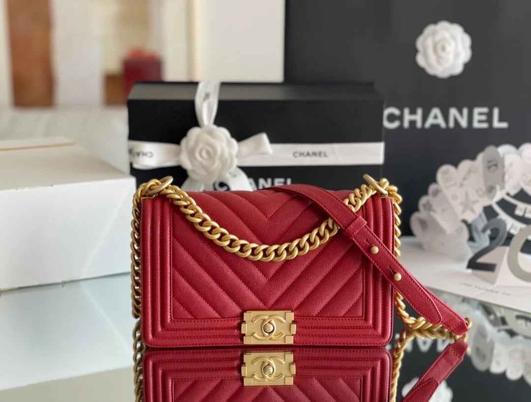 Red Medium Handbag O50883