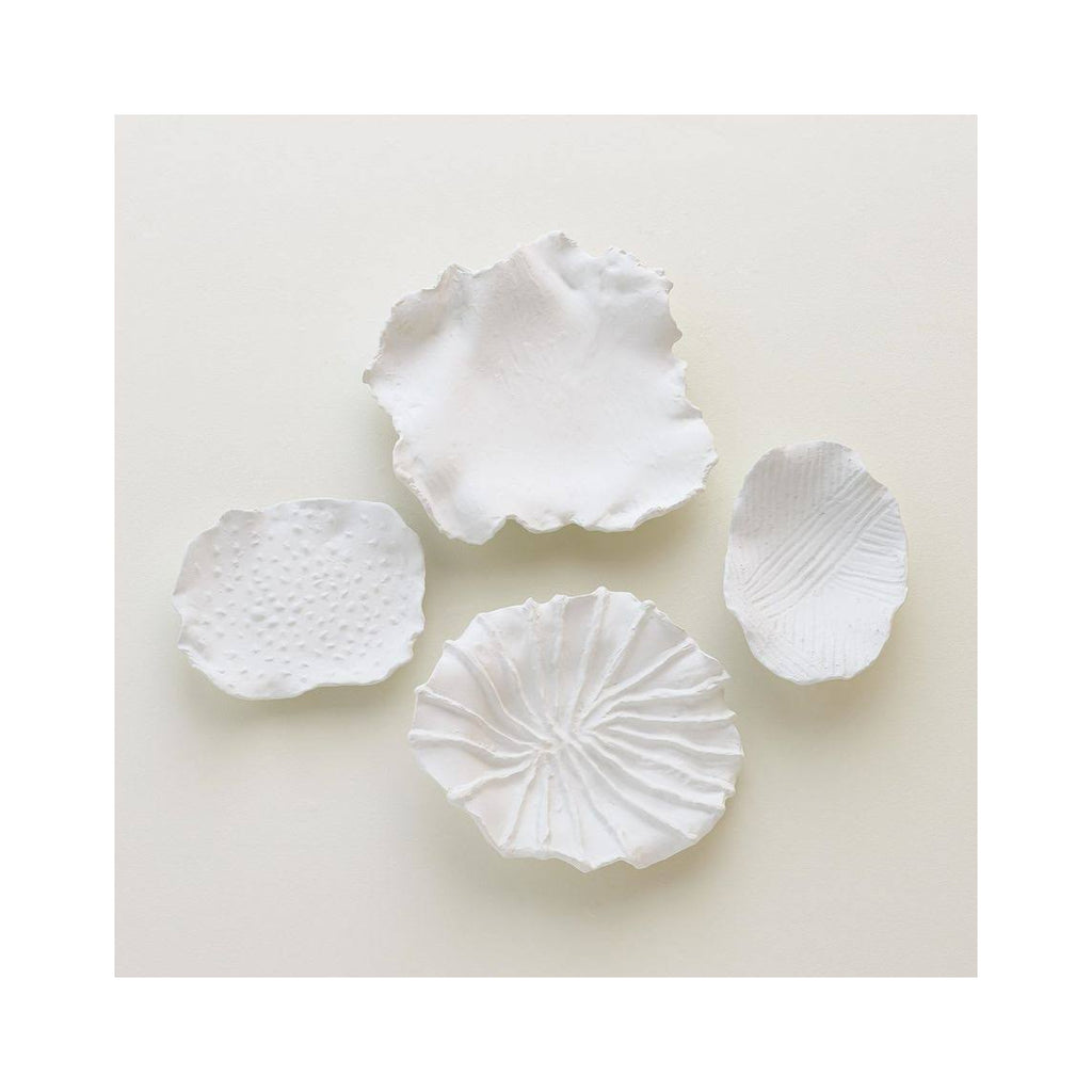 White Curled Wall Decor T887