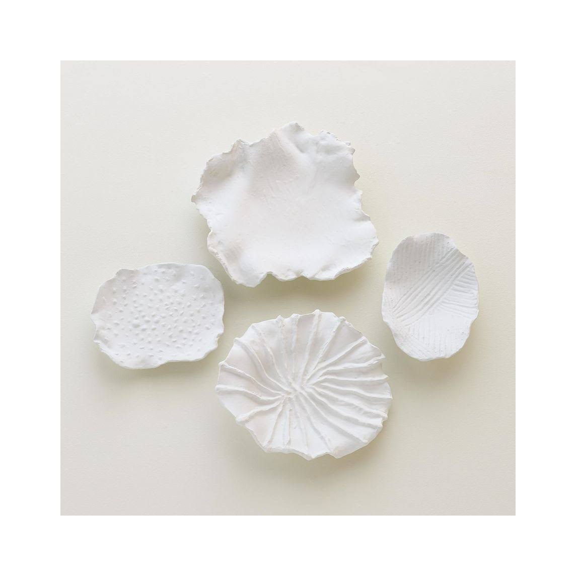 White Curled Wall Decor T887