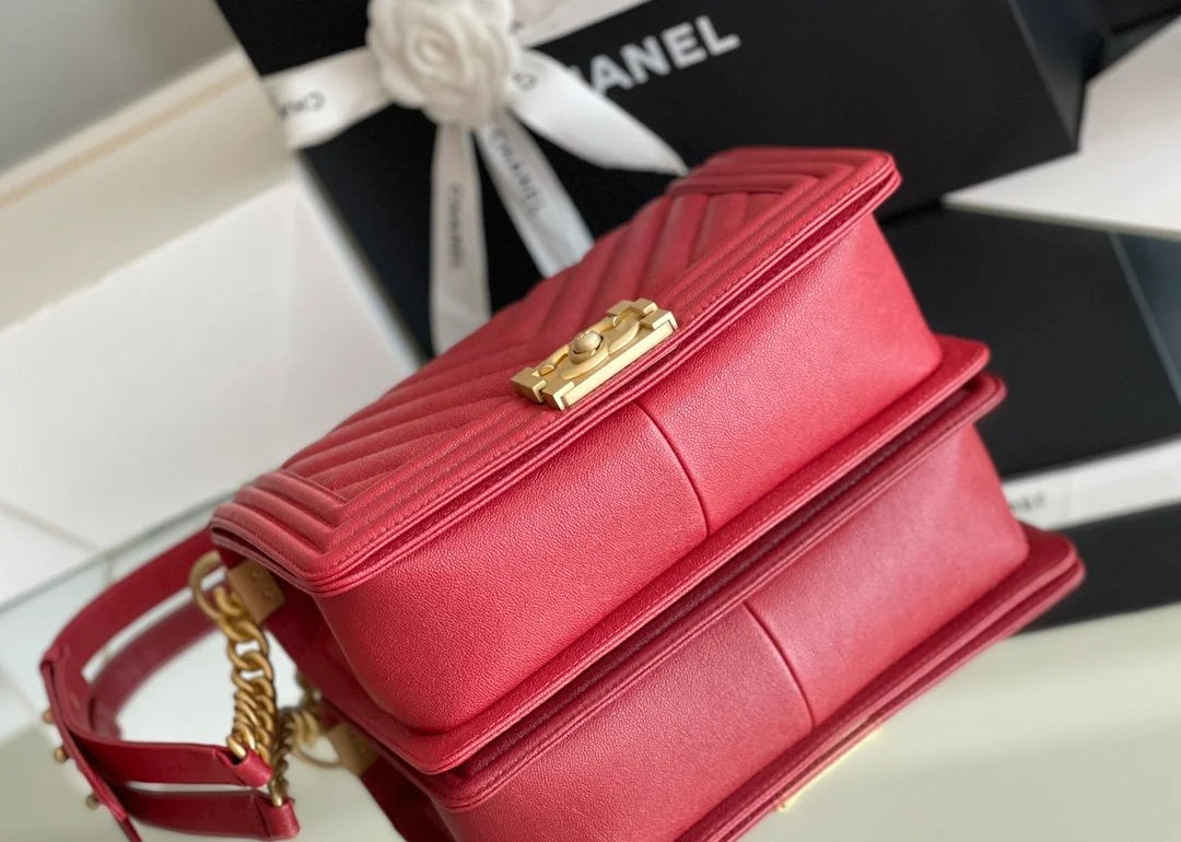Red Medium Handbag O50883