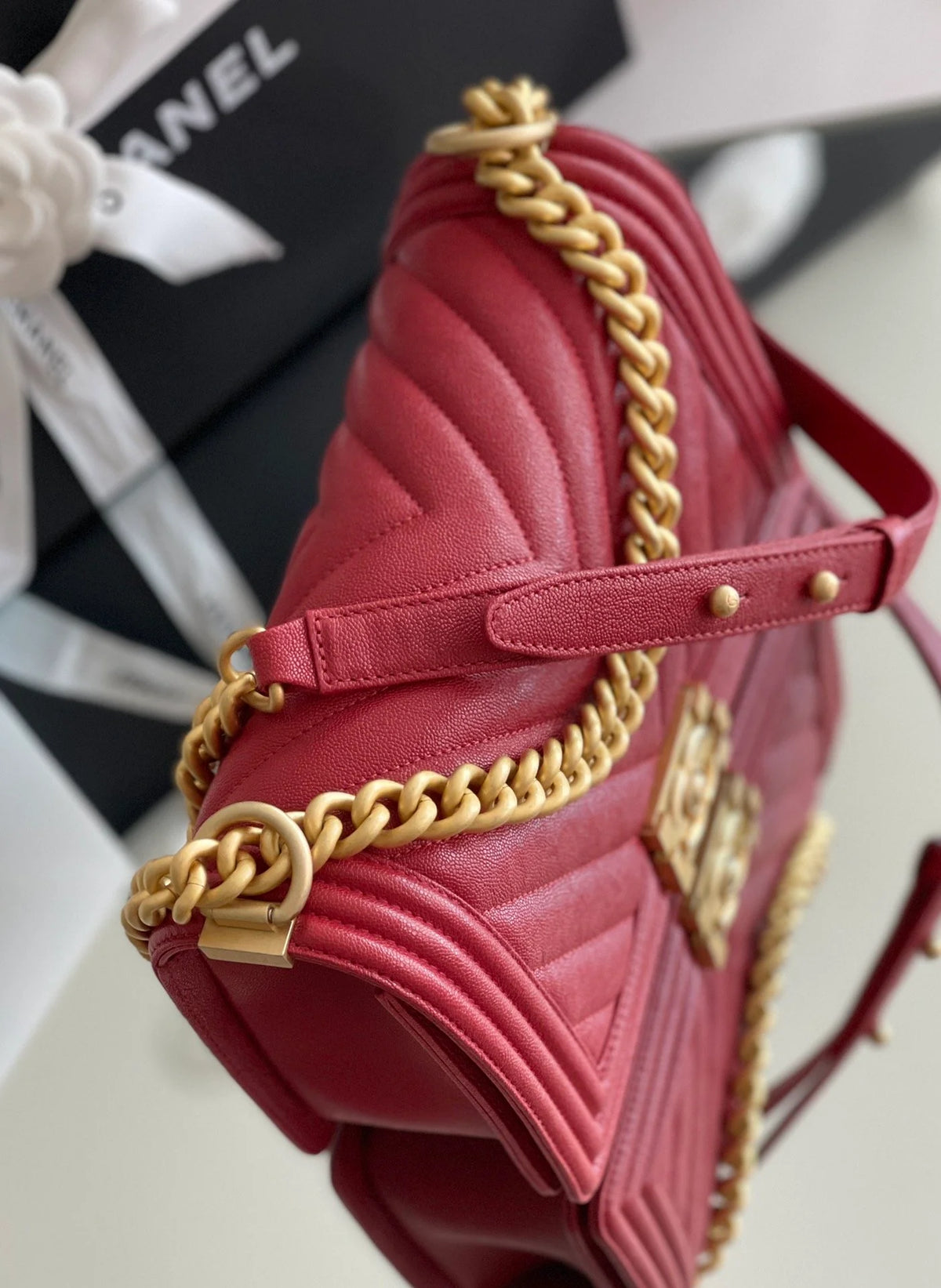 Red Medium Handbag O50883
