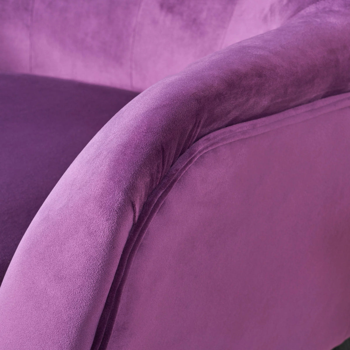 Purple Velvet Wingback Chair I3270
