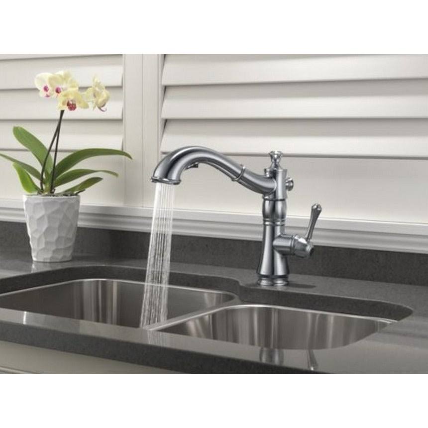Chrome Single Handle Pull-Out Kitchen Faucet F772