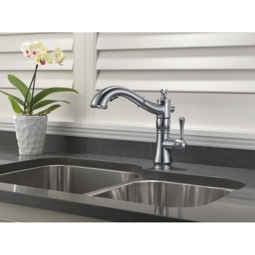 Chrome Single Handle Pull-Out Kitchen Faucet F772