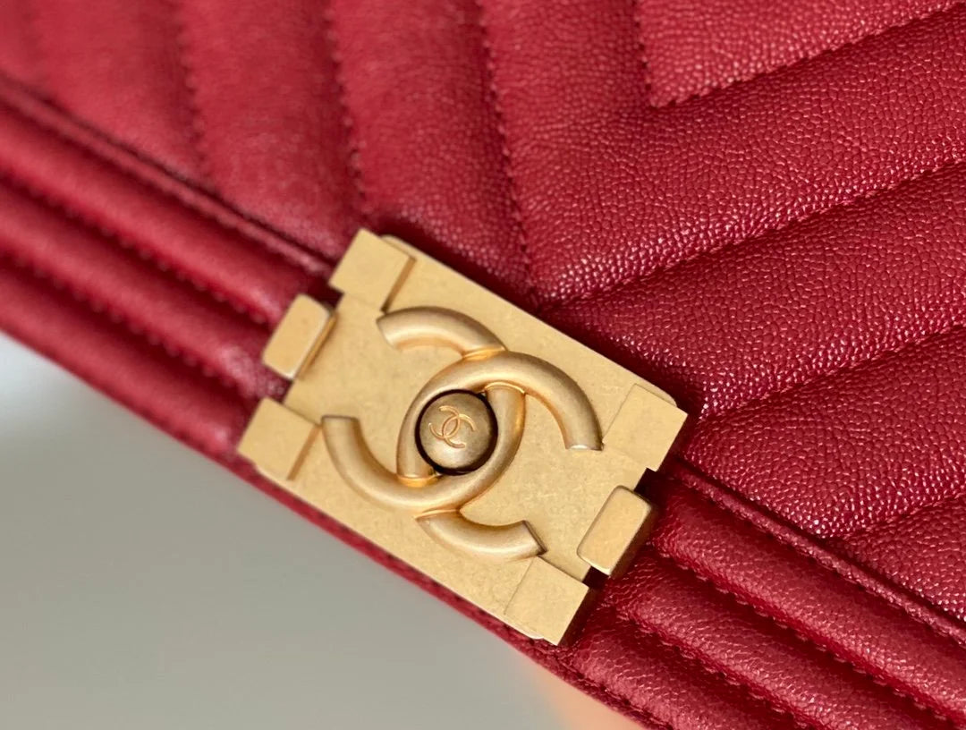 Red Medium Handbag O50883