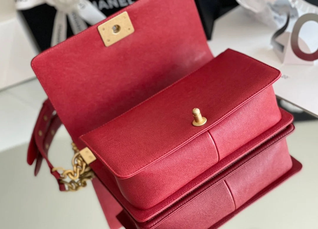 Red Medium Handbag O50883